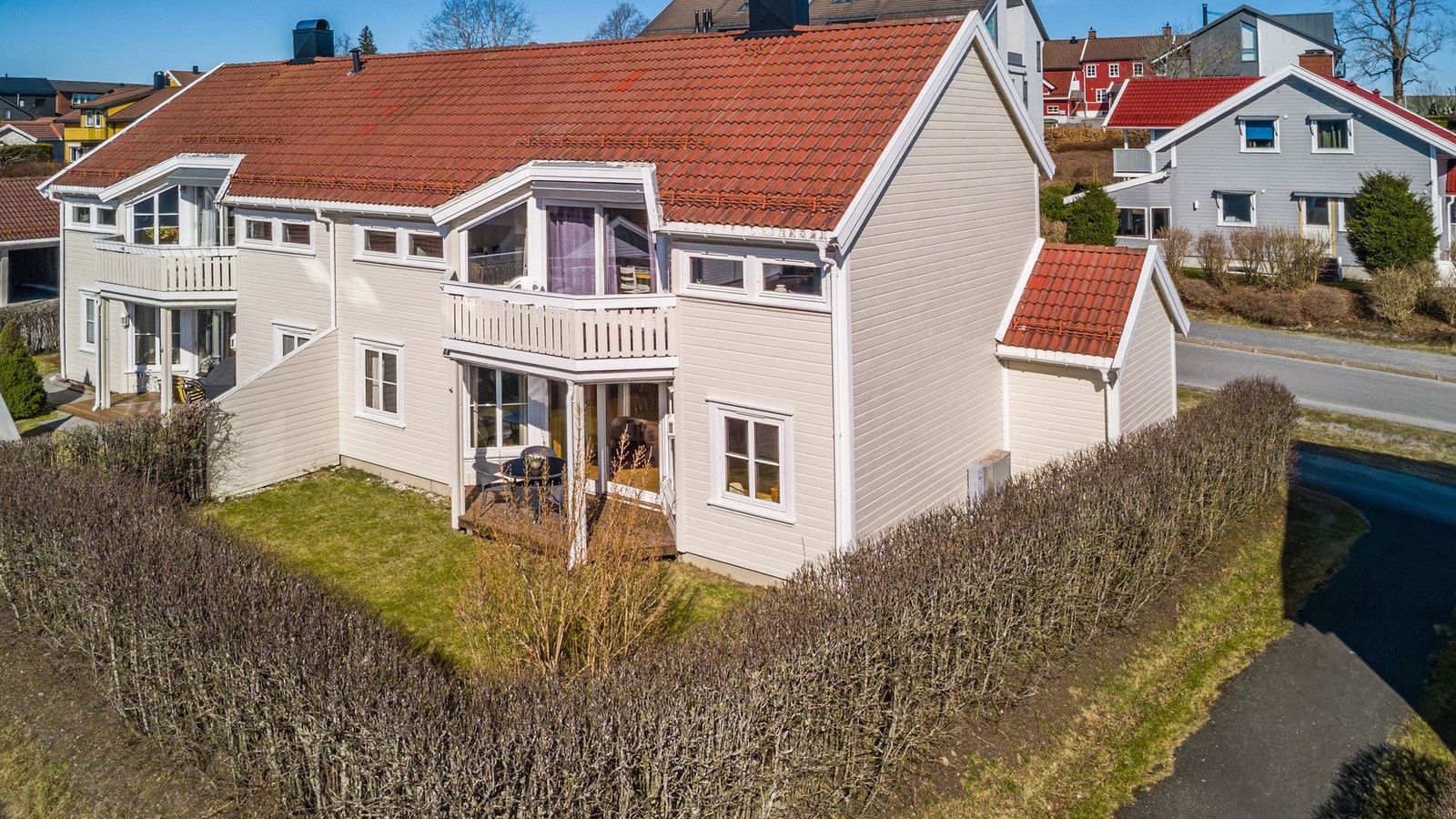 Lokalmegleren & Partners ønsker deg velkommen til Sandertunet 91 Galleribilde