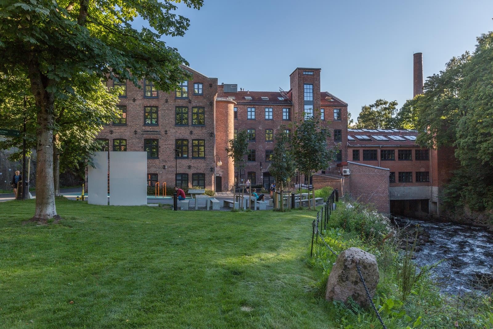 Campus G12 ligger flott til ved Akerselva. Galleribilde