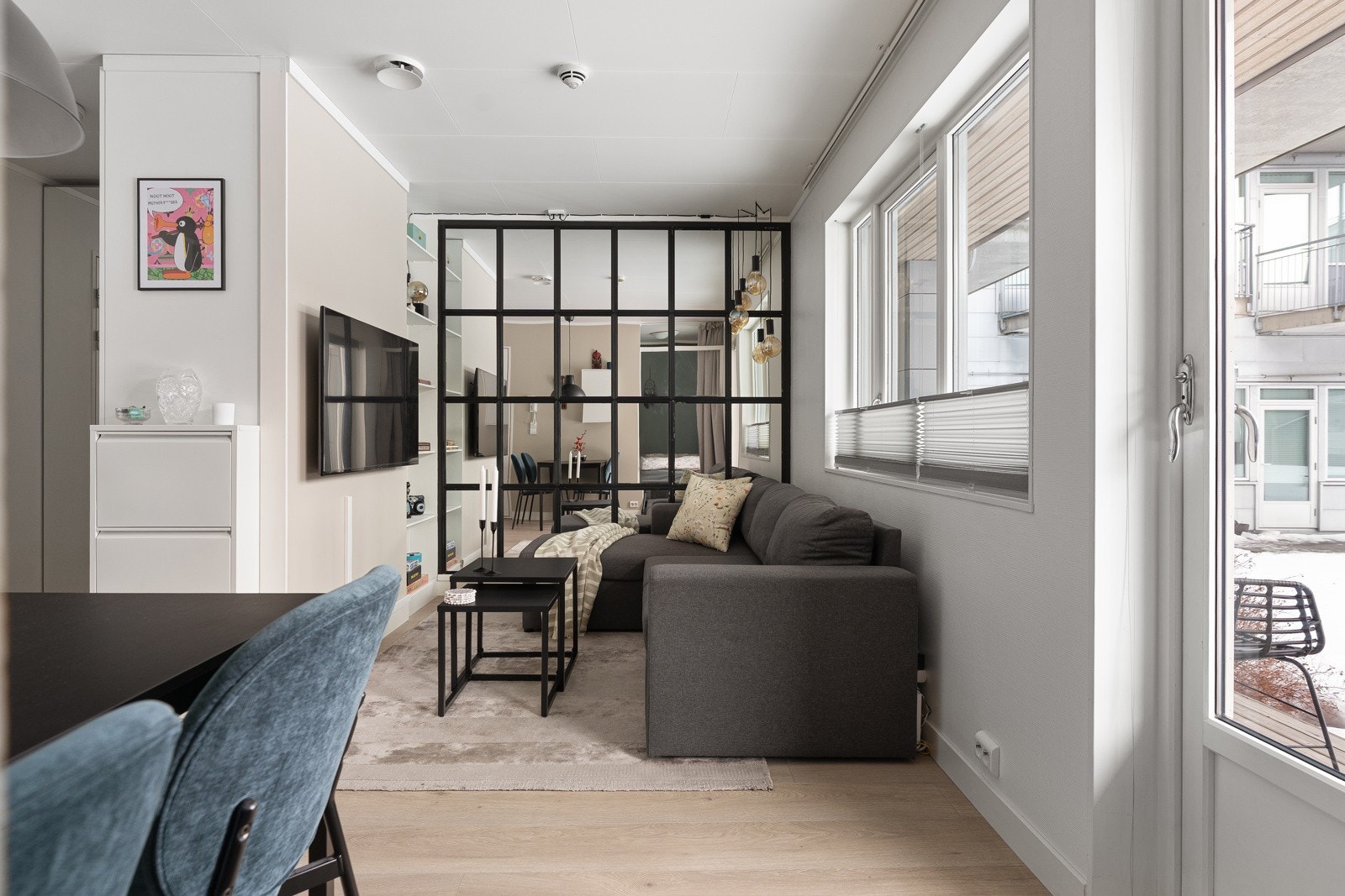 Her har du plass til sofa med tilhørende bord.