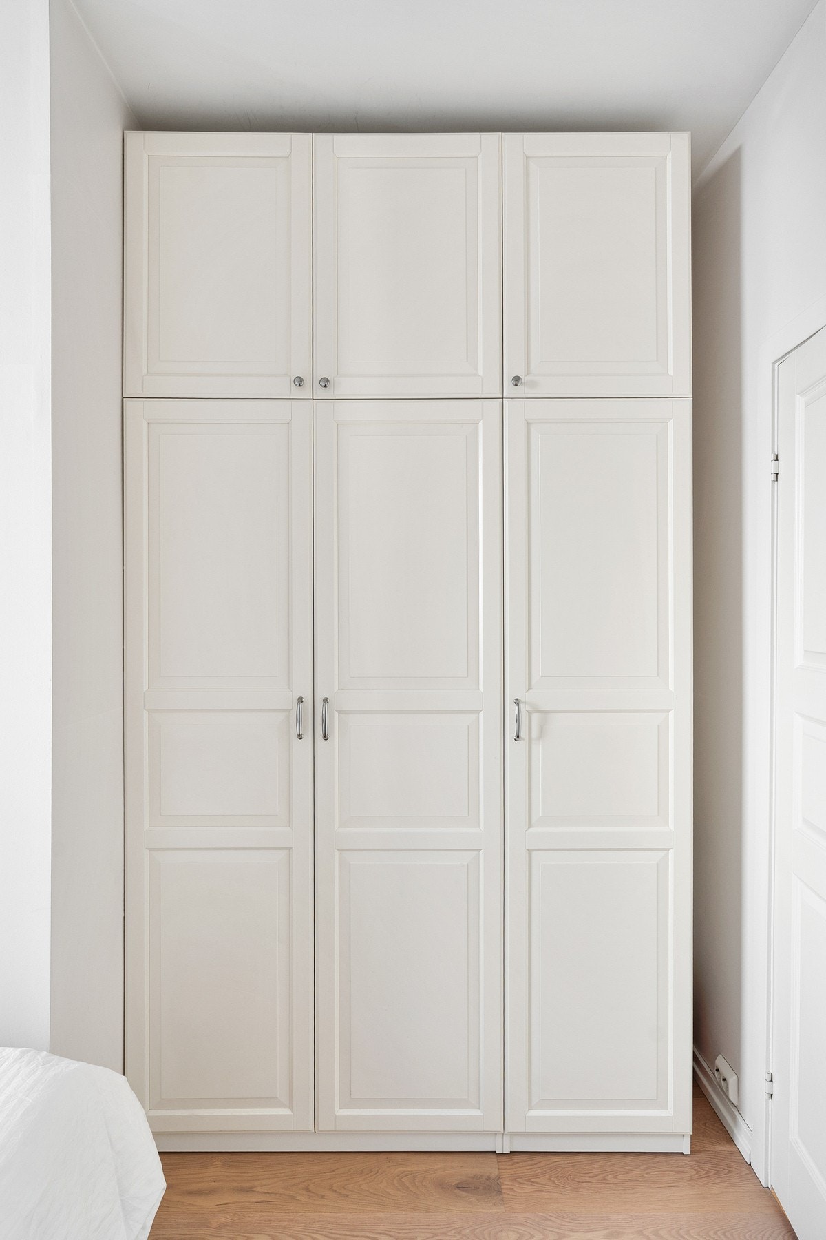 Ytterligere oppbevaringsmuligheter i to kjellerboder på ca. 4,9 m² hver, i tillegg til en bod i felles trappegang på ca. 1,7 m². Galleribilde
