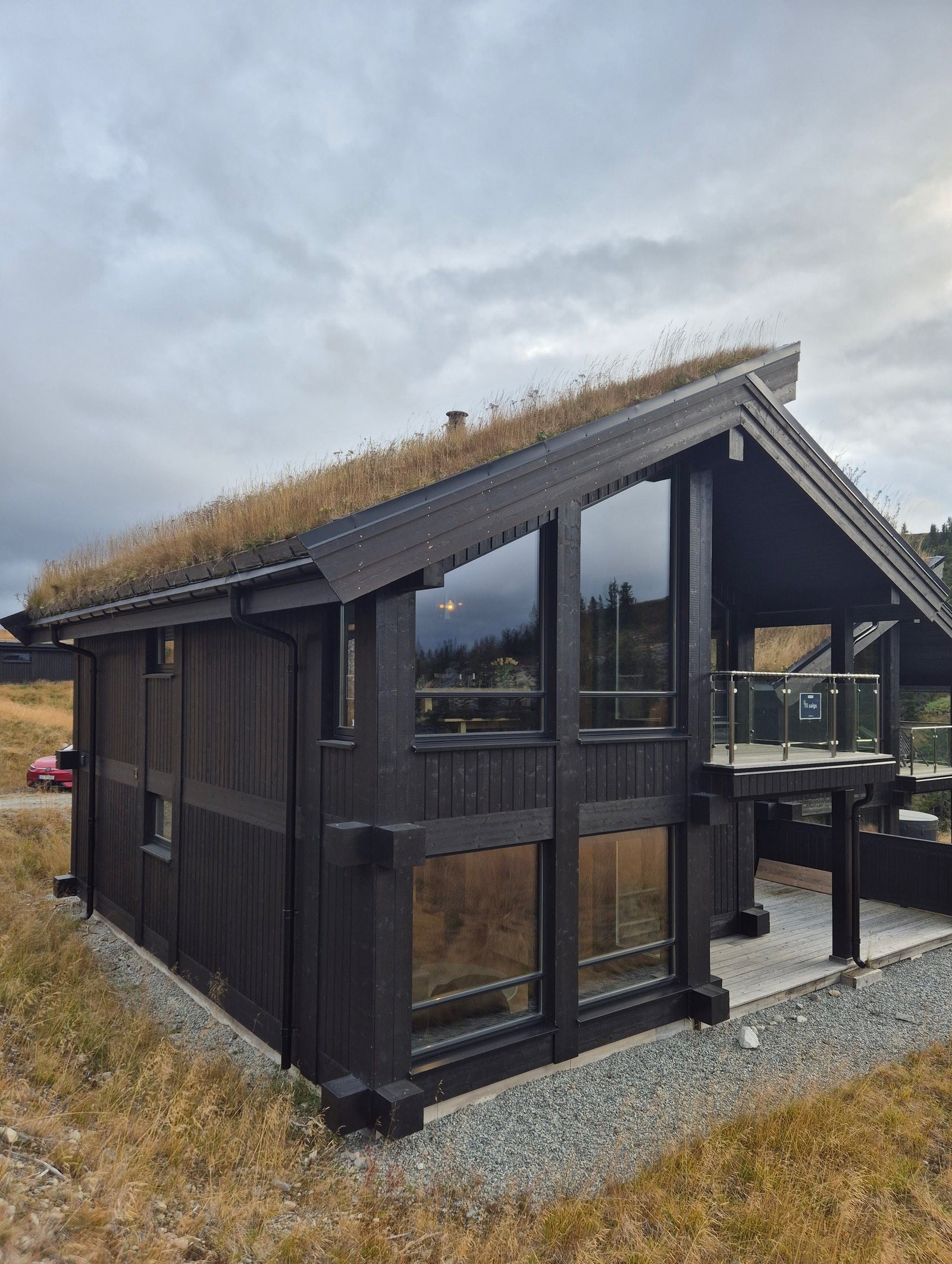 Kvalitetshytte med solide materialvalg. Moderne stil, med god hyttefølelse. Galleribilde