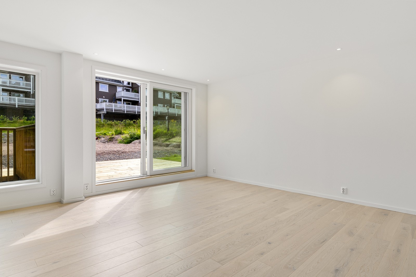 Herfra er det adkomst til husets terrasse Galleribilde