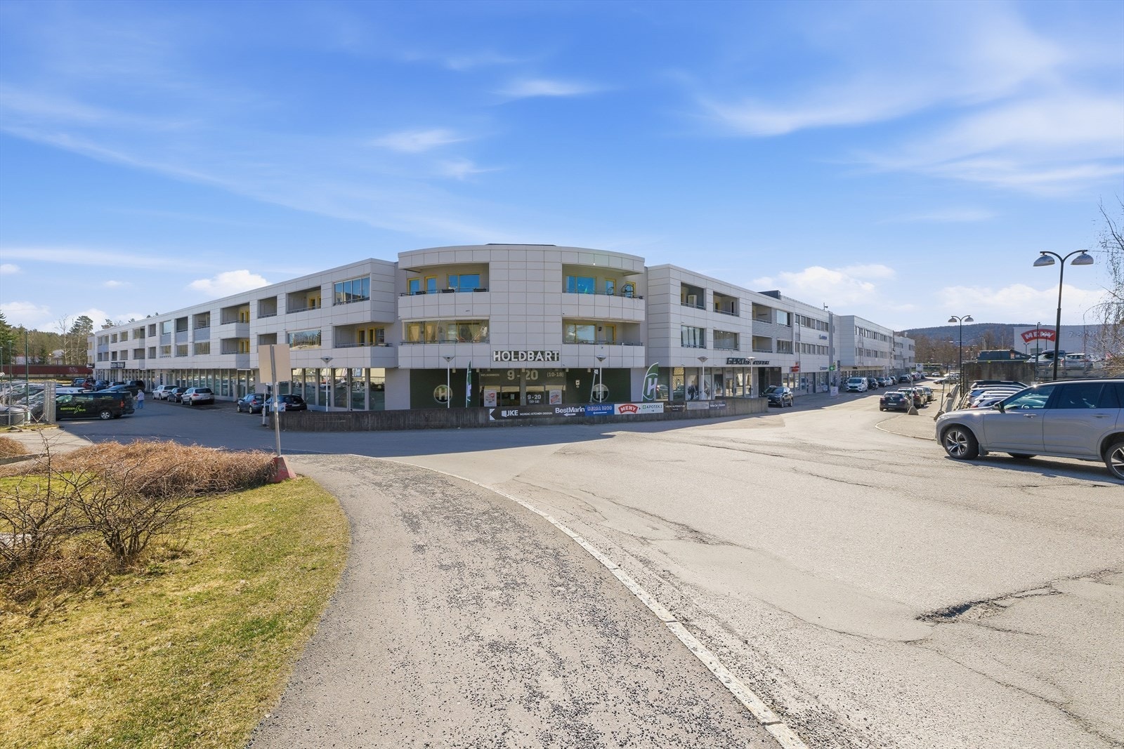 Kun 12 minutter til Oslo med tog fra Lillestrøm stasjon. Galleribilde