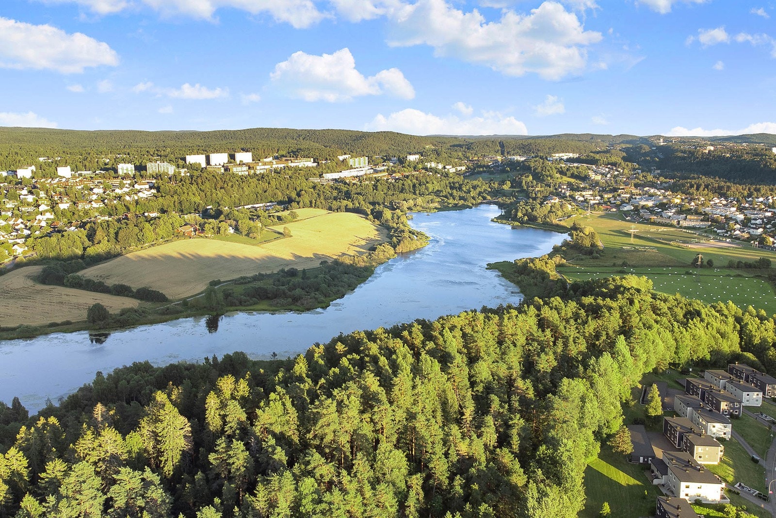 Østensjøvannet med fine turområder. Galleribilde