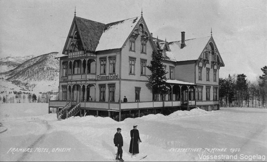 Slik det ein gong var. Foto lånt frå nettsida til Vossestrand sogelag. Galleribilde