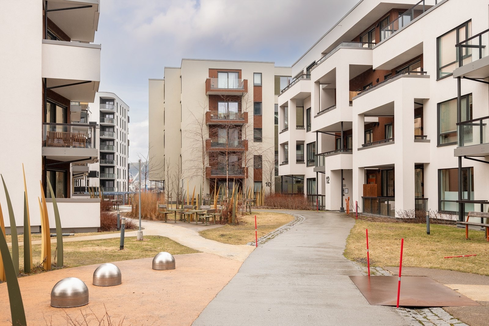 Øvre Nyhavna har en utmerket beliggenhet og ligger sentralt mellom Trondheim sentrum og Lade, hvor man har lett tilgang til både fjord og turterreng. Galleribilde