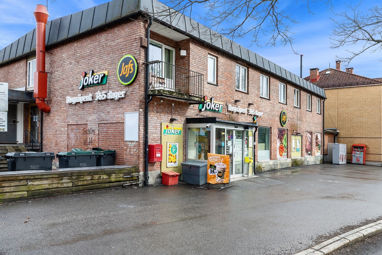 Nærmeste dagligvare er Joker Teisen, som ligger kun 4 minutter unna til fots. Galleribilde