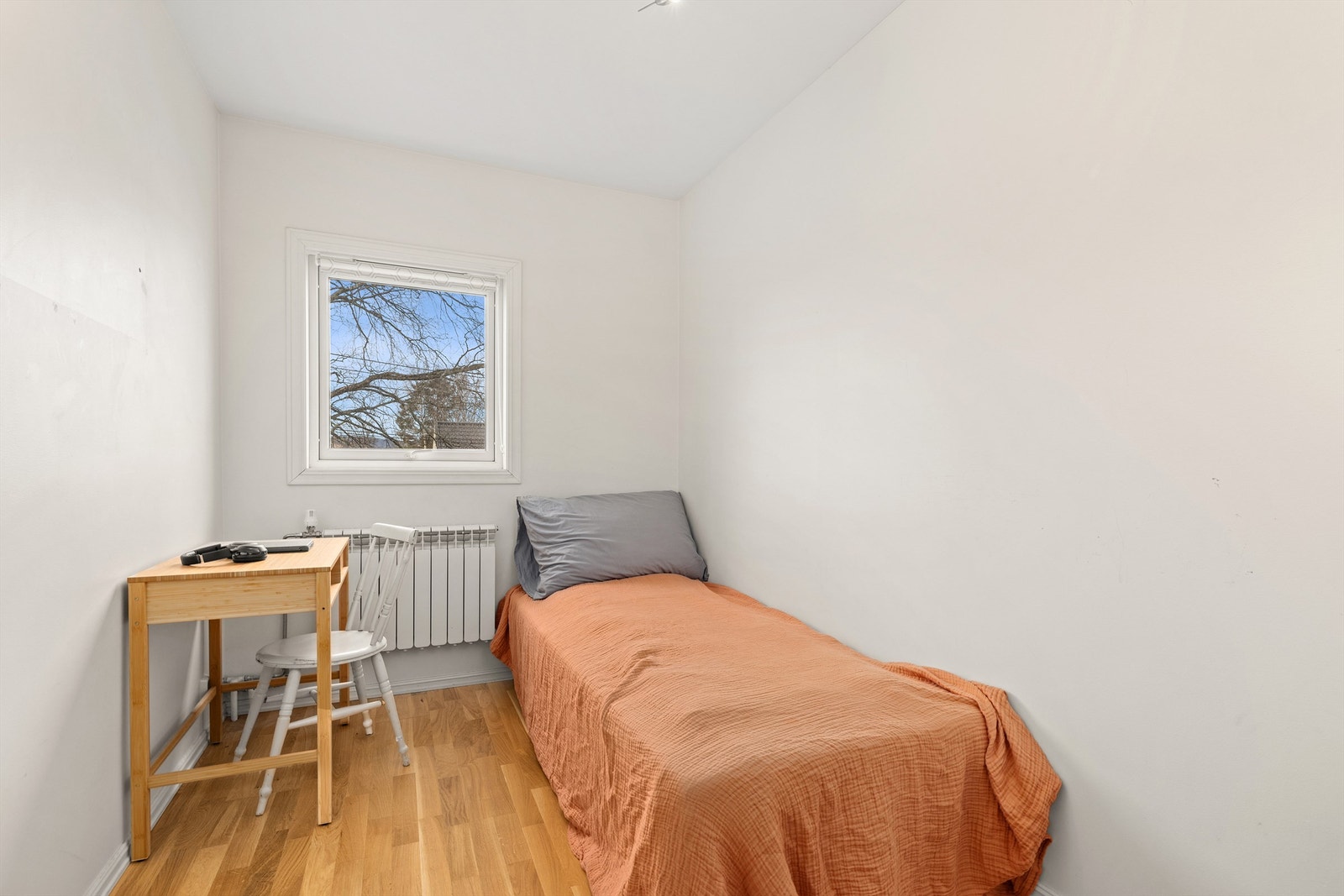 Det andre soverommet egner seg godt som barnerom, gjesterom eller kontor. Galleribilde