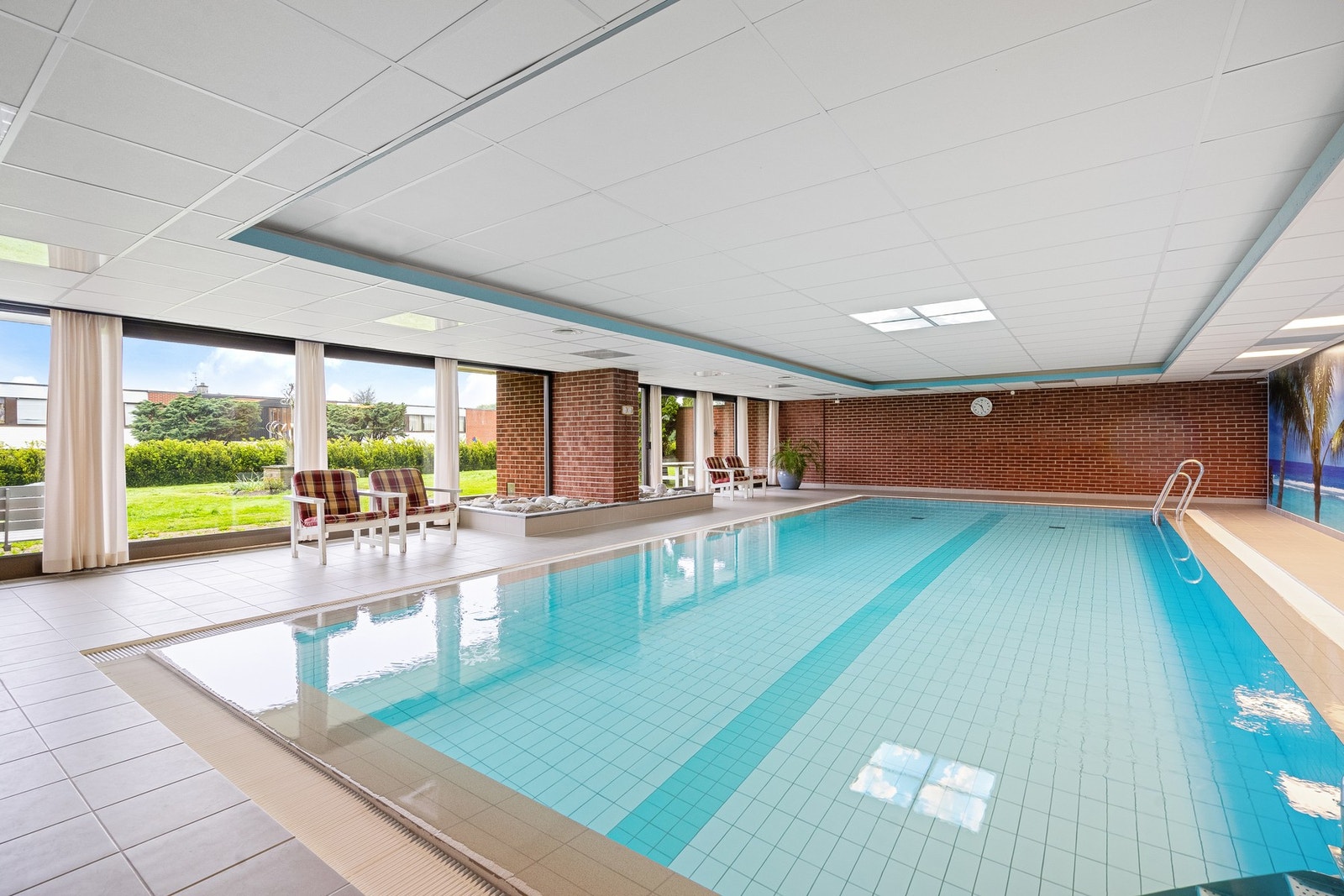 Sameiet har svømmebasseng til fri benyttelse for beboerne. Galleribilde