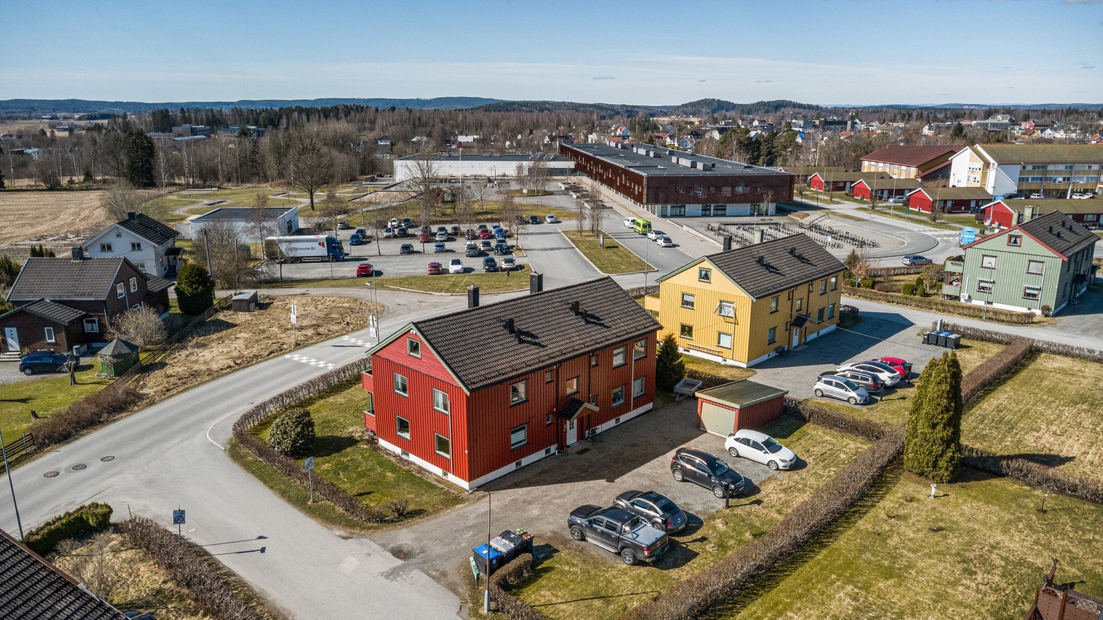 Leiligheten er beliggende i en 4-mannsbolig i et rolig og etablert boligområde Galleribilde