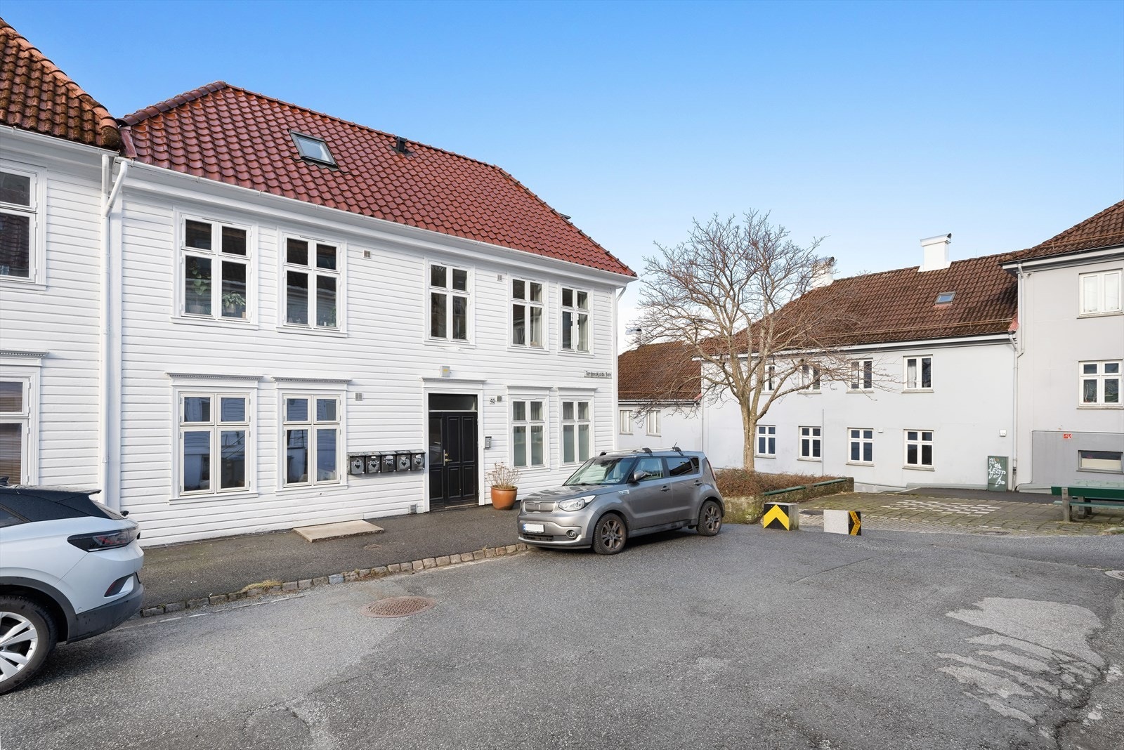 Herfra har man nærhet til det meste, samtidig som leiligheten ligger fint til i en tilbaketrukket gate. Galleribilde