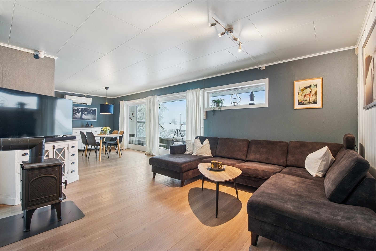 Anders Bjugstad i Eiendomsmegler1 ønsker deg velkommen til visning i Strømstad Terrasse 17! Galleribilde