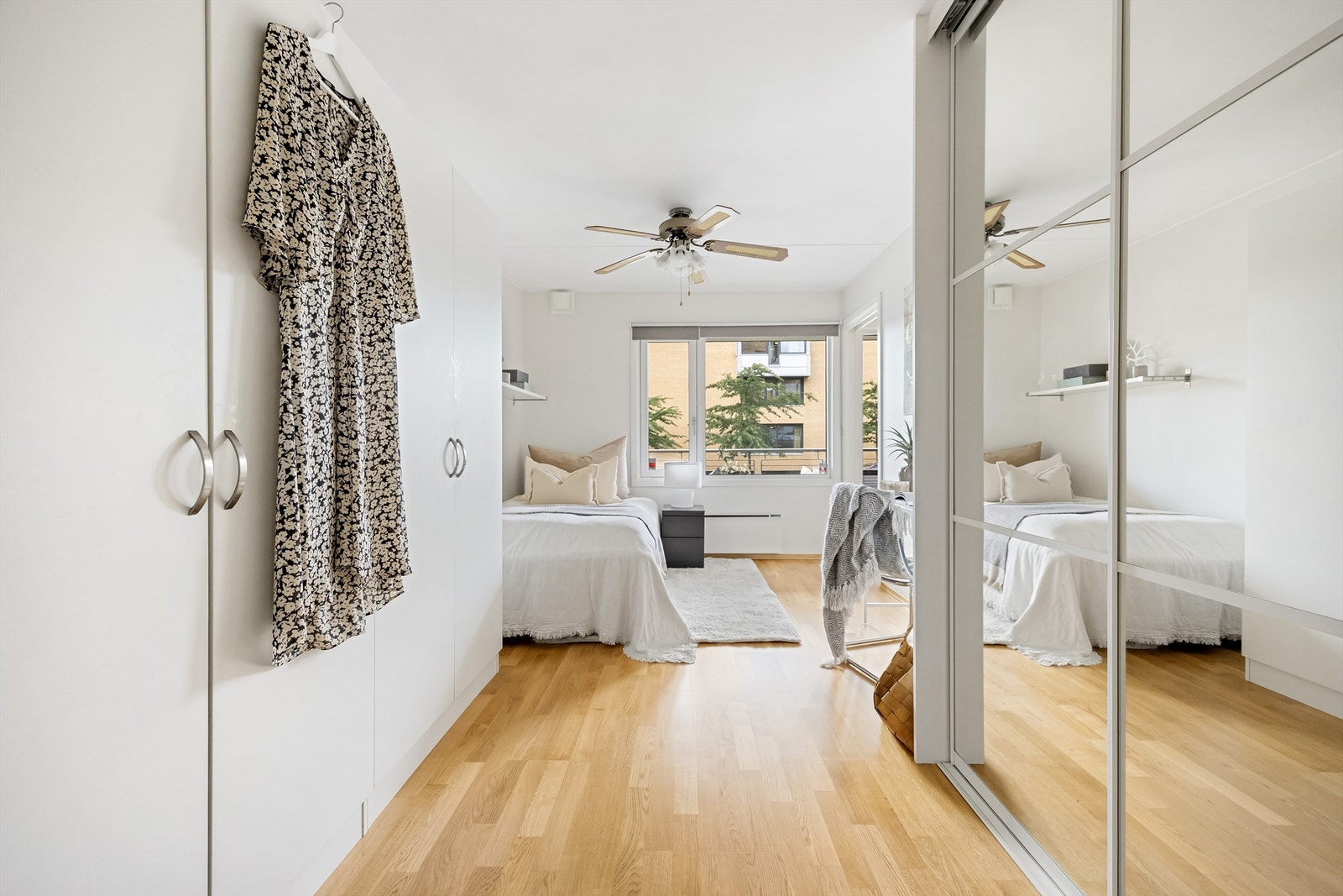 Leilighetens hovedsoverom er av god størrelse. Galleribilde