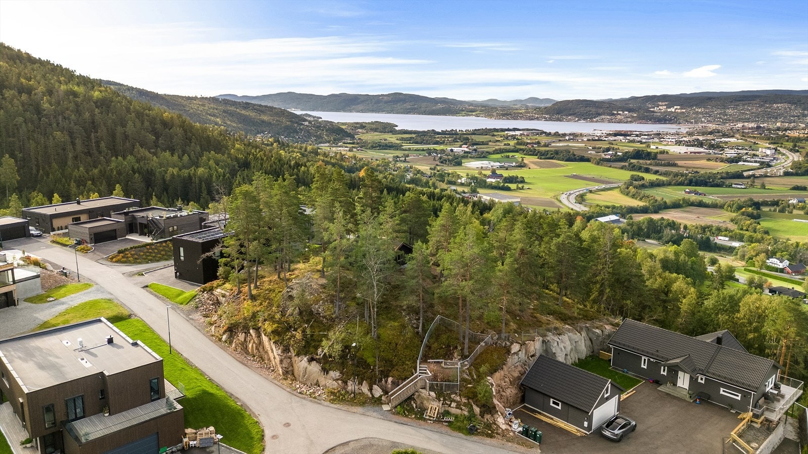 Velkommen til Myraveien 46. Fantastisk beliggenhet på et høydedrag. Galleribilde