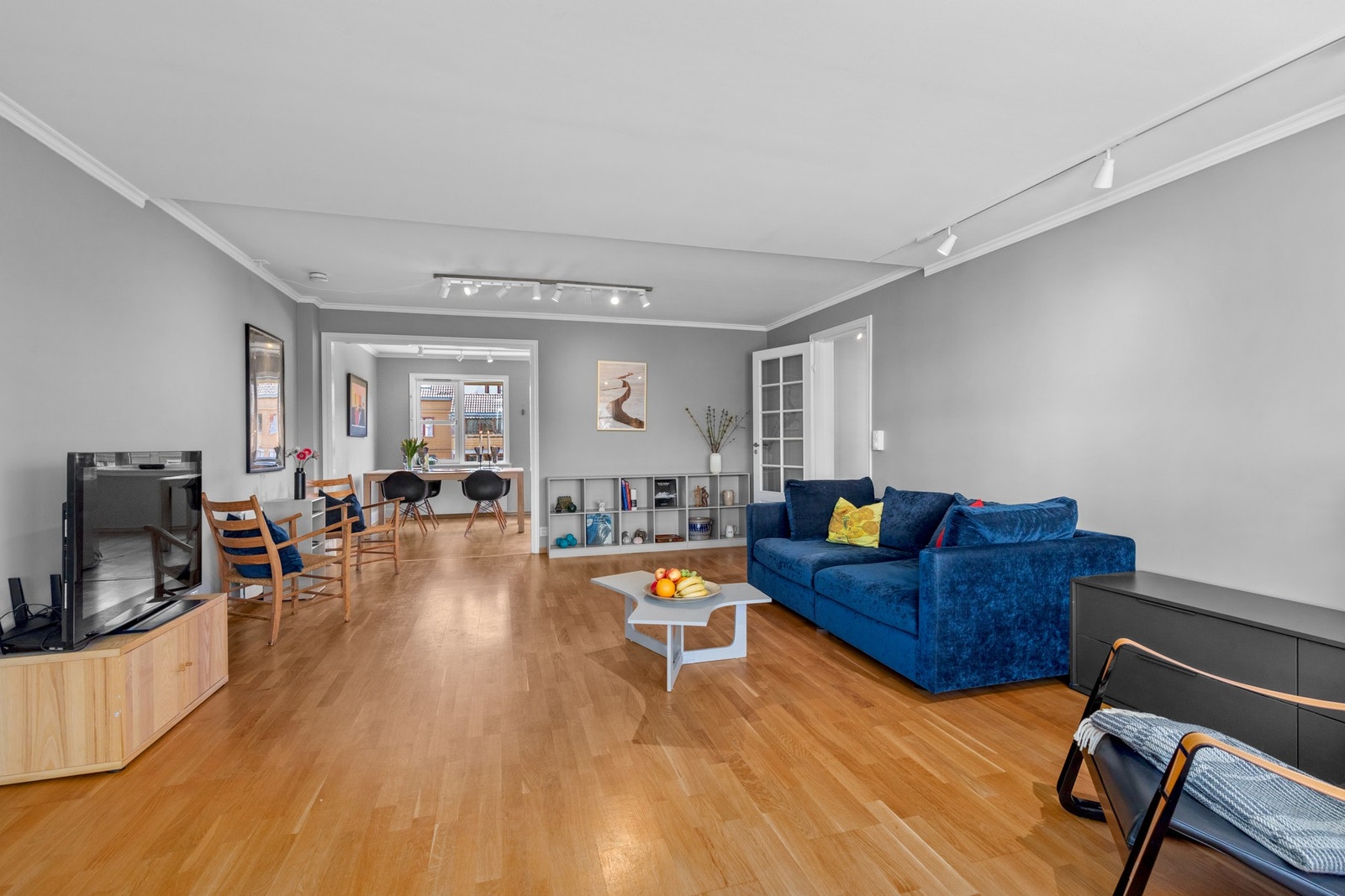 Leiligheten har en bra planløsning med kjøkkenet i forlengelsen av stuen. Galleribilde