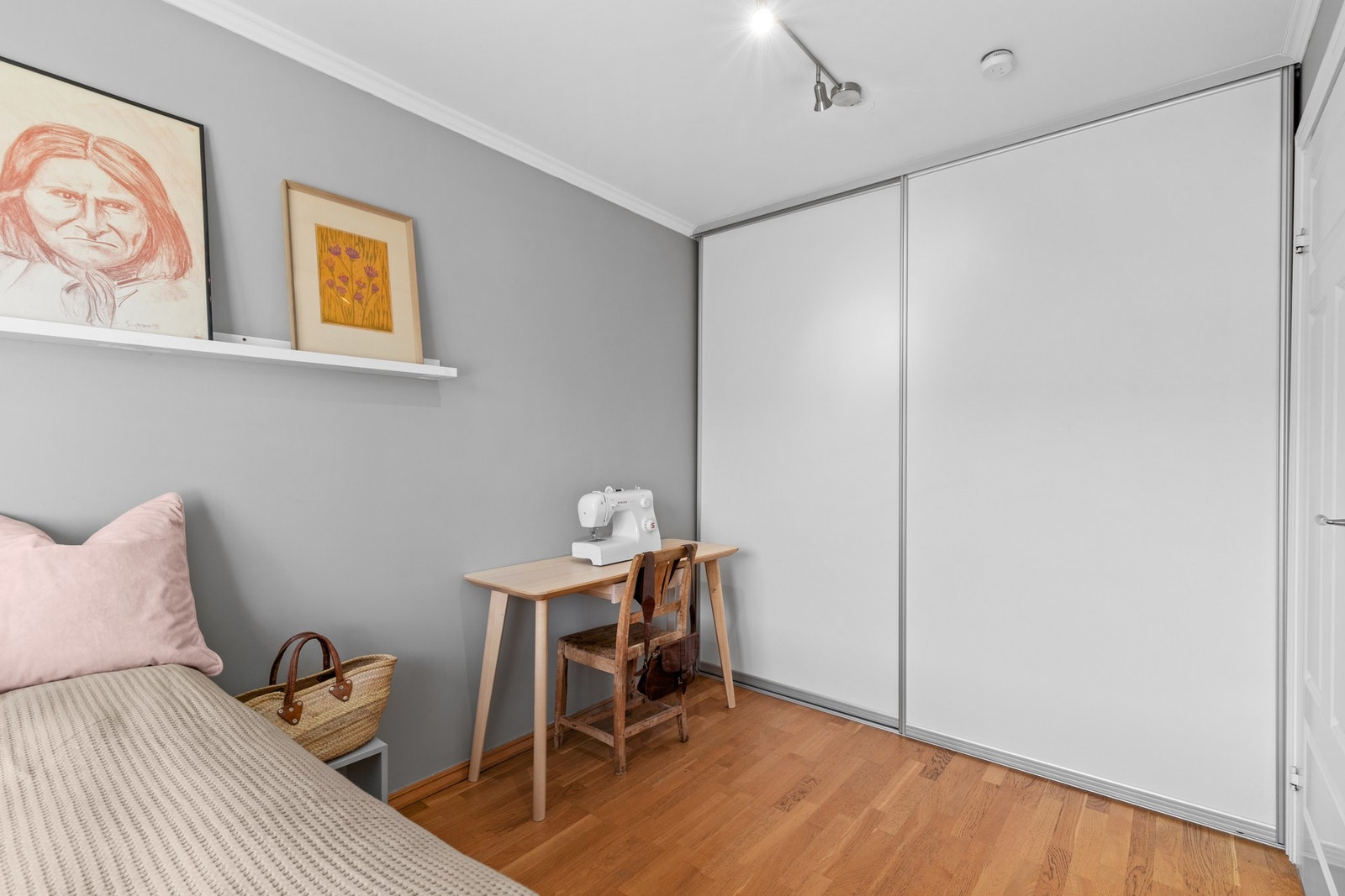 Skyvedørsgarderobe også på soverom 2. Galleribilde