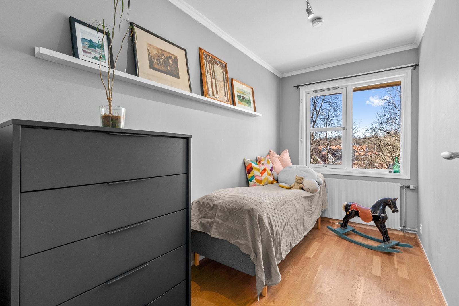 Soverom 3 er av noe mindre størrelse, men egner seg godt som barnerom, gjesterom og kontor. Galleribilde