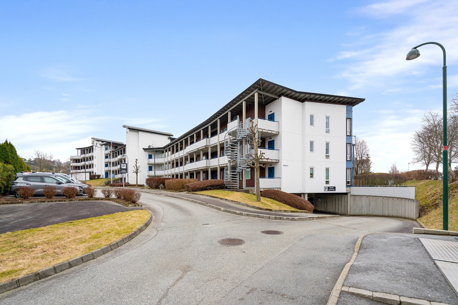 Sameiet Gauseltoppen består av 48 boligseksjoner og ble oppført i 2003. Galleribilde