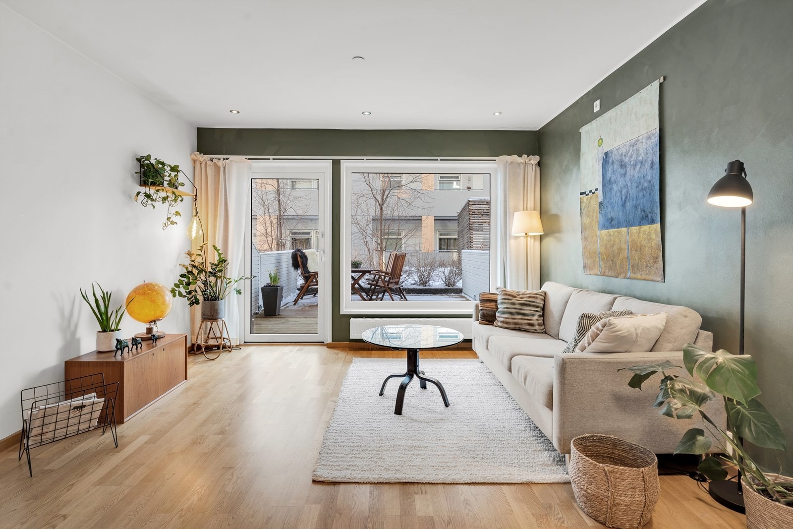 En moderne 3-roms selveier med garasjeplass og romslig terrasse. Galleribilde