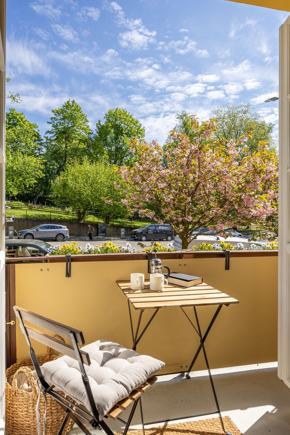 Stuen har utgang til balkong på 4 kvm. Galleribilde