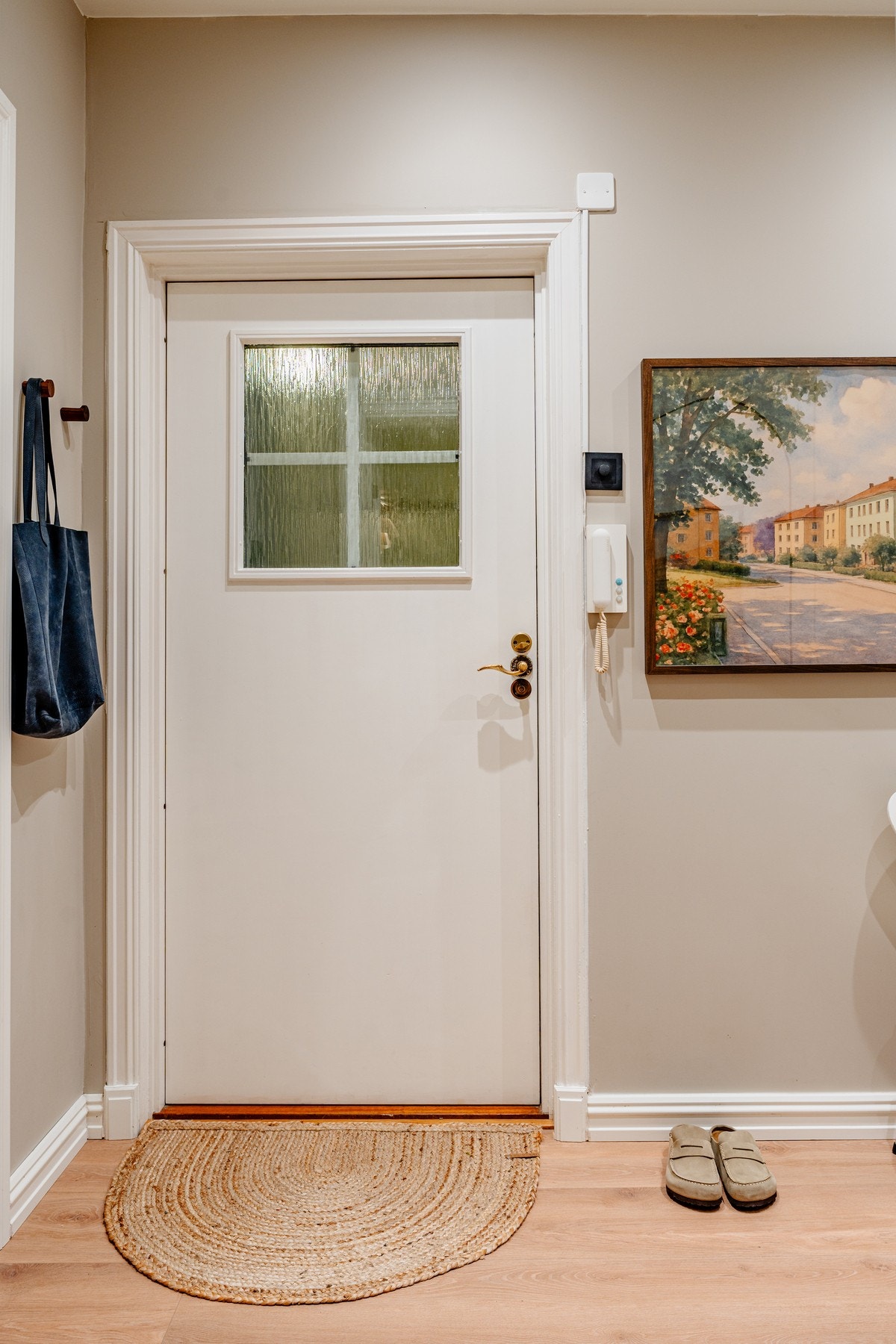 Varmtvann og fyring er inkludert i felleskostnadene. Galleribilde