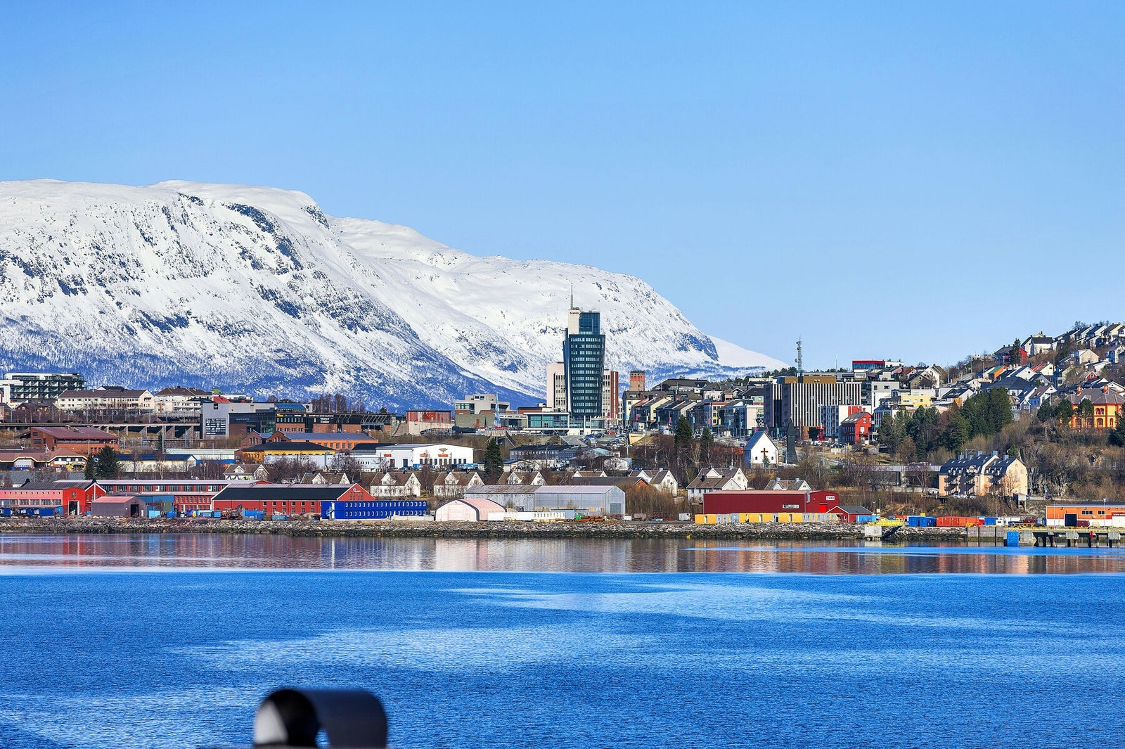 Utsikt mot Narvik havn Galleribilde
