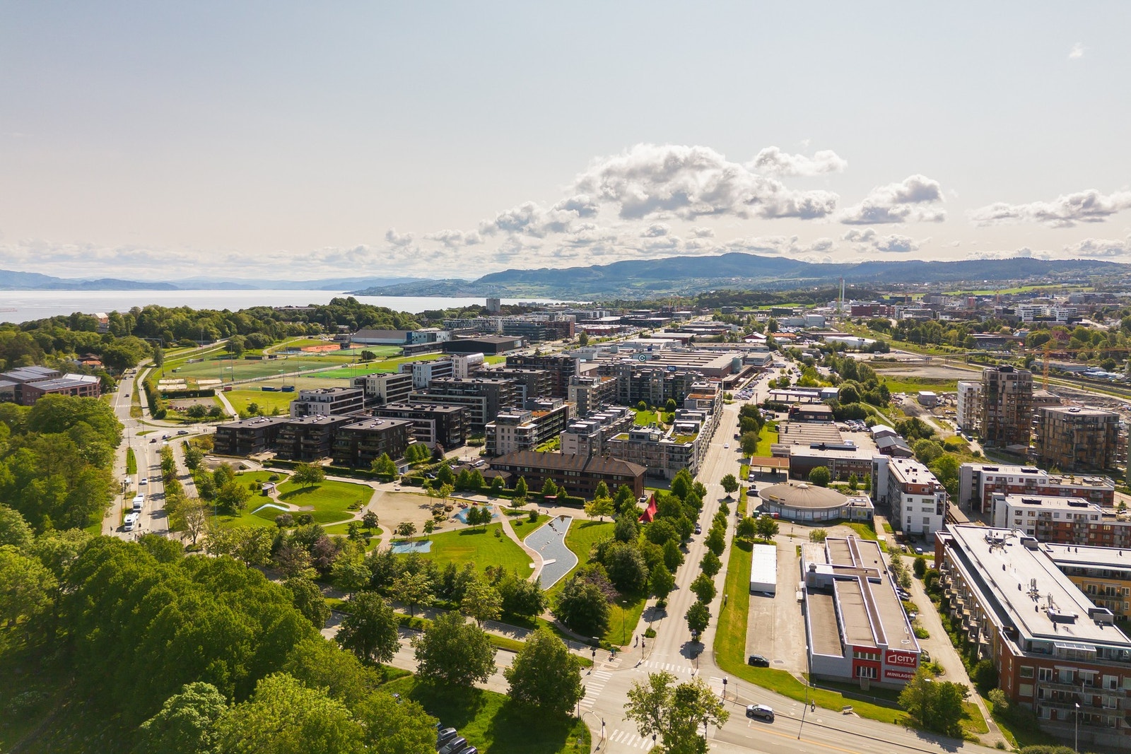 Lade oppleves som grønt, solrikt og sentralt. Her bor du med det aller meste av fasiliteter i umiddelbar nærhet. Galleribilde
