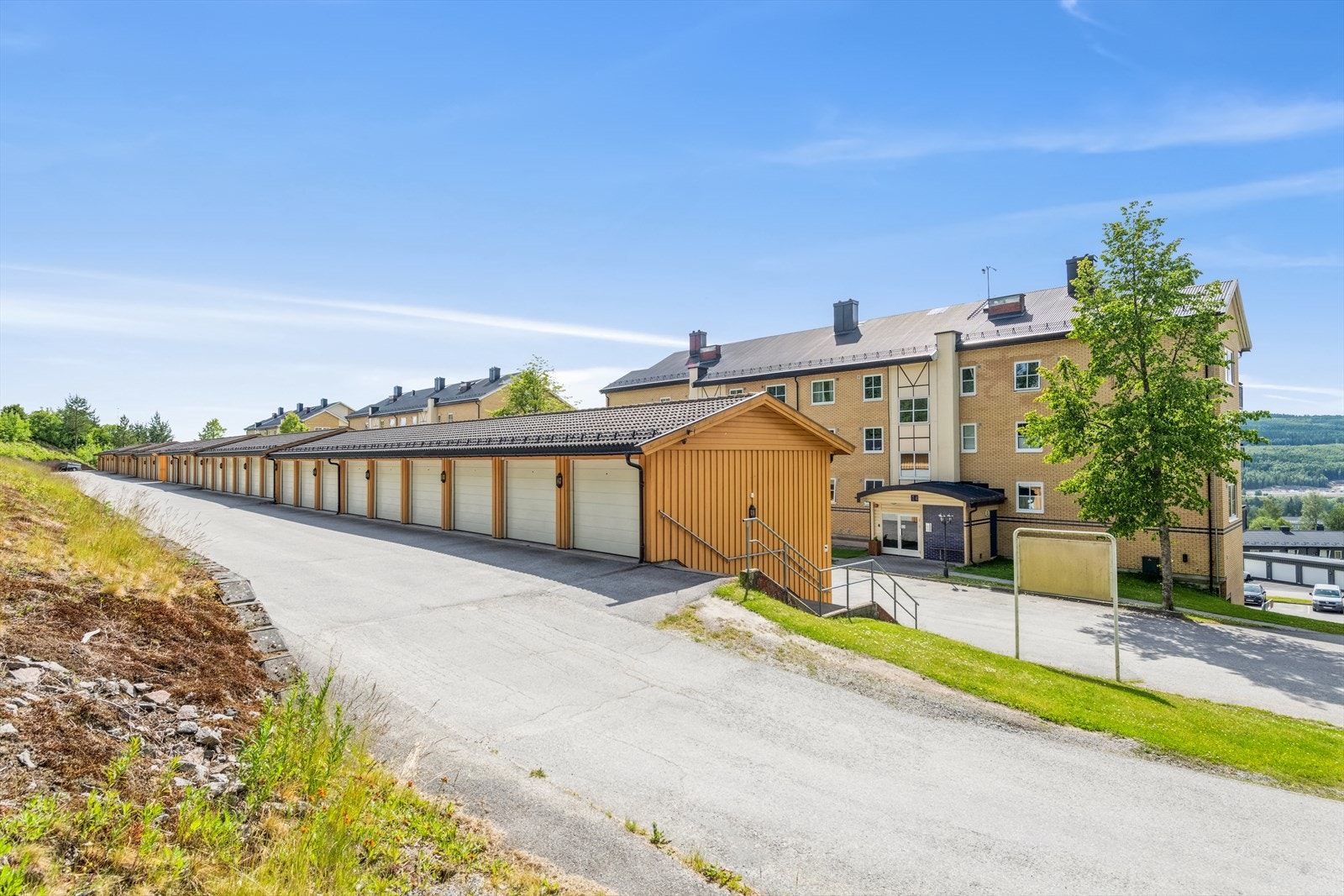 For deg som verdsetter friluftsliv, byr Skriverskogen på enestående tilgang til skog og mark, med rike muligheter for turer, løping og rekreasjon rett utenfor døren. Galleribilde