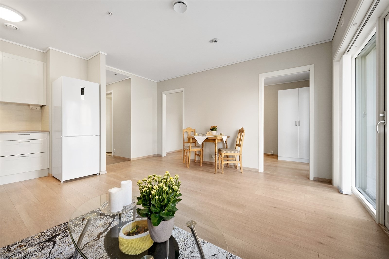 Leilegheita framstår velhalde og innflyttingsklar. Galleribilde