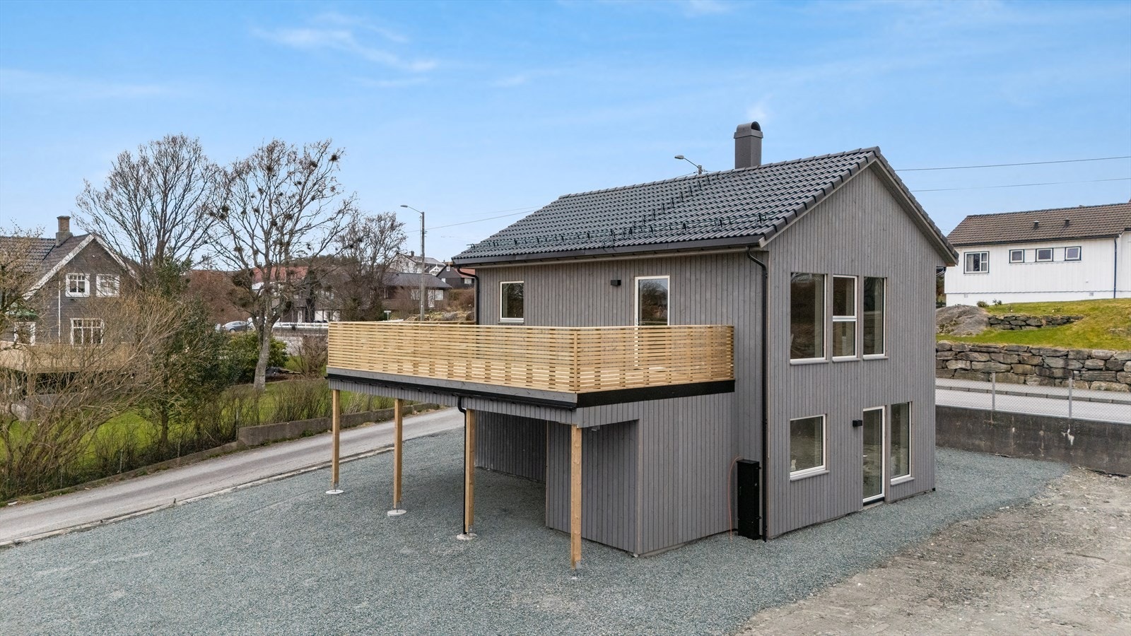 Tomten er ferdig planert, så her er det bare til å så plen Galleribilde