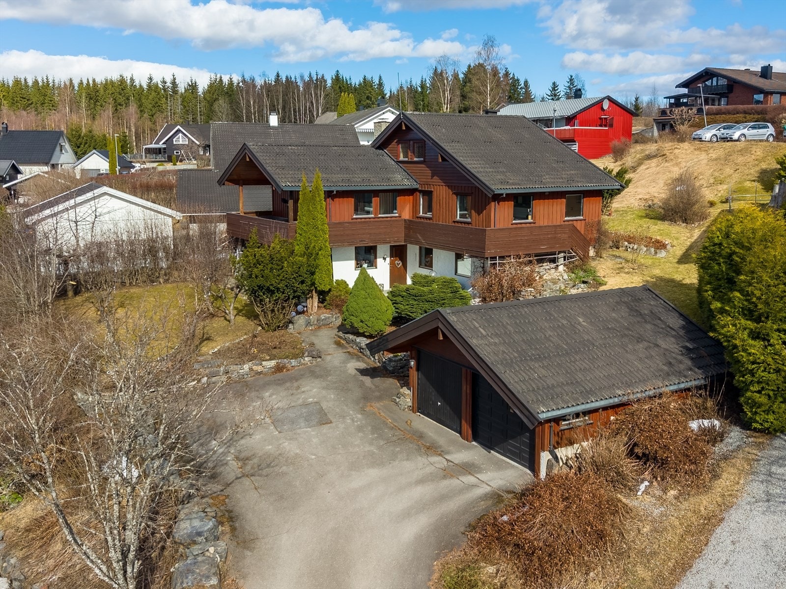 DNB Eiendom v/ Joachim Vågen tlf. 91712768 ønsker deg velkommen til
Vasskjellvegen 51! Galleribilde