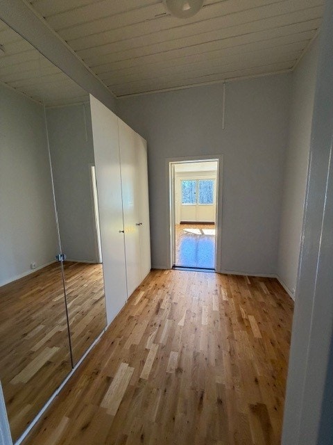Skapplass i entre Galleribilde