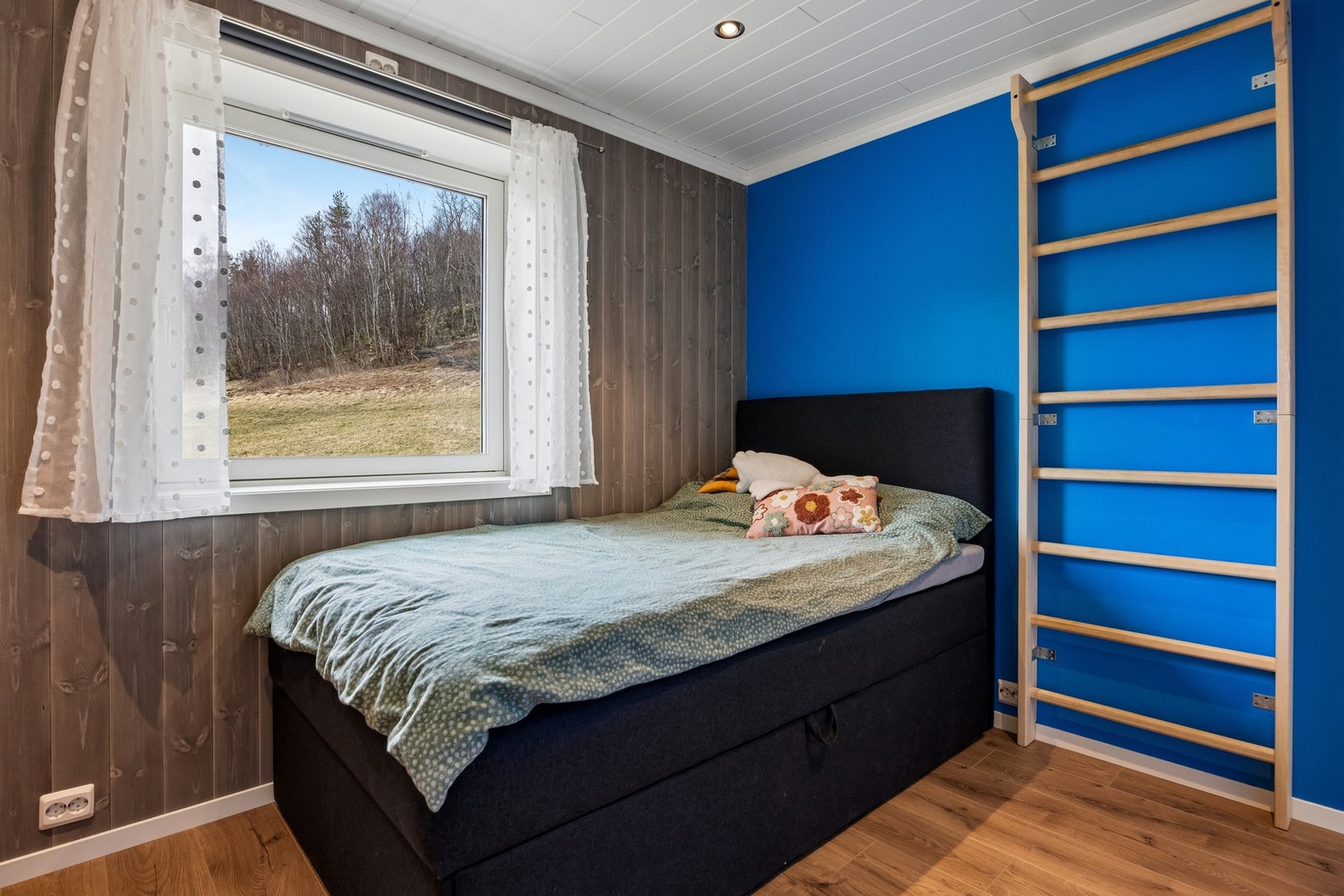 Soverom nr. 5 - rommet har et areal på 10,5 kvm. Galleribilde