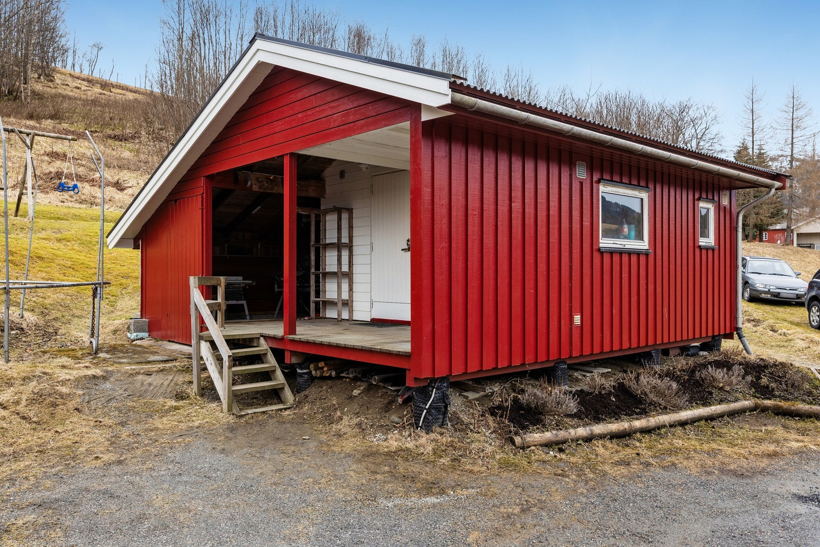 Romslig utebod på 21 m² - god plass til lagring og hageutstyr. Galleribilde