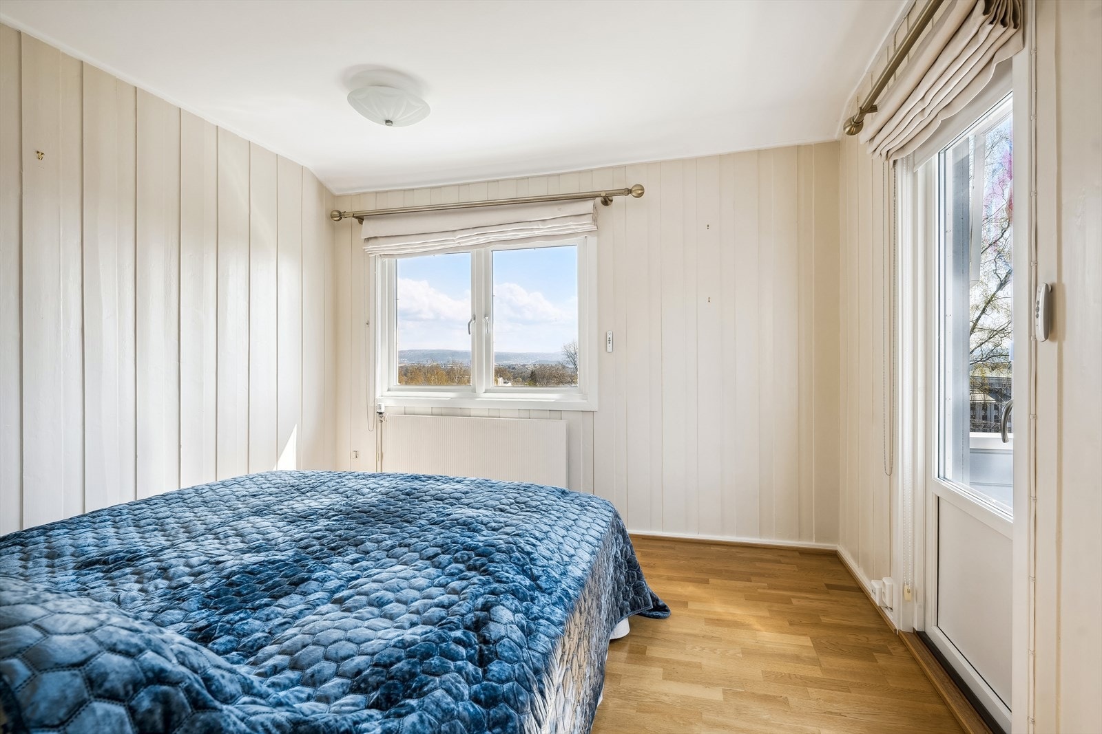 Hovedsoverom med utgang til balkong Galleribilde