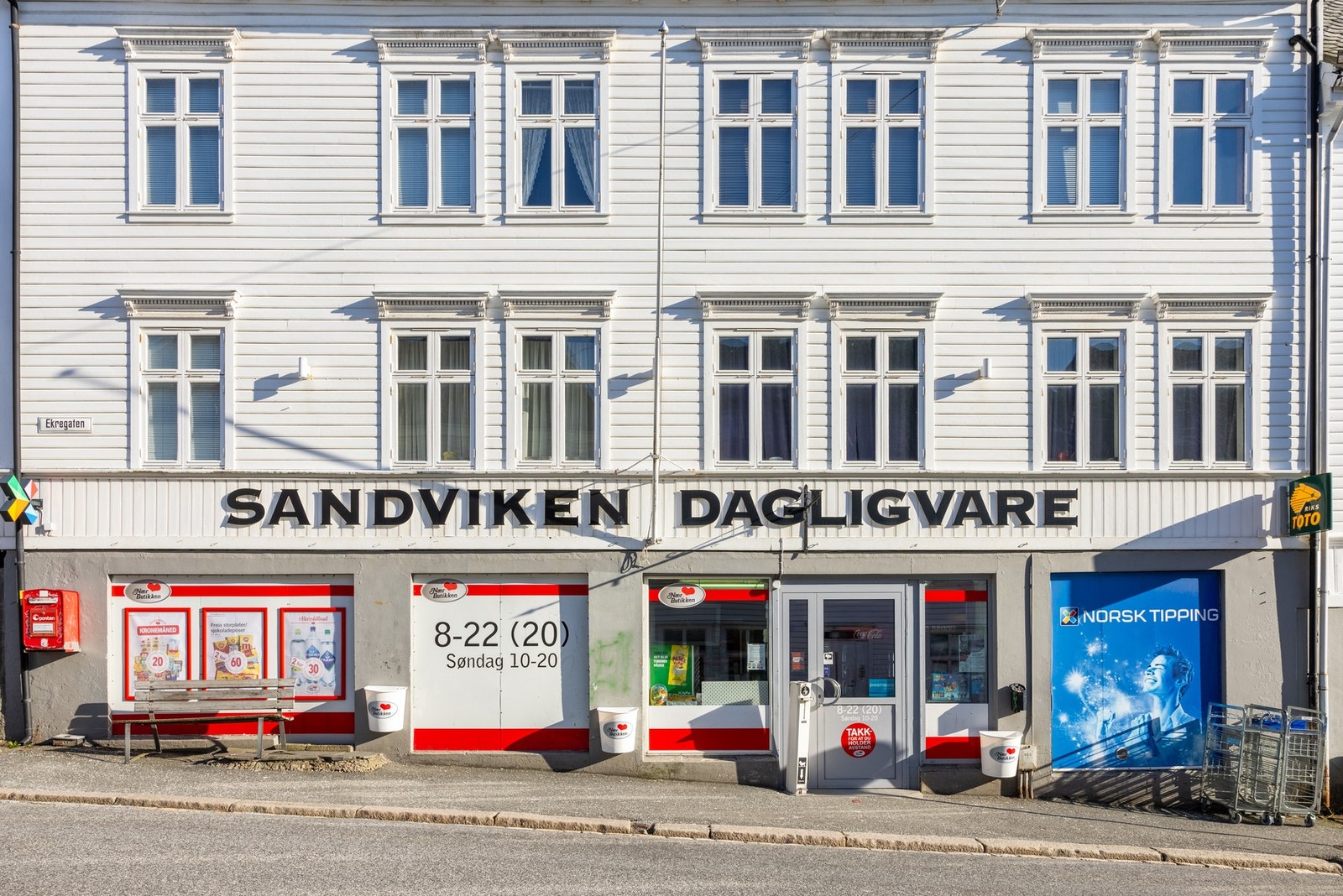 Sandviken dagligvare er søndagsåpen og ligger like ved. Galleribilde