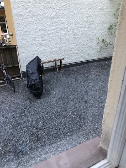 hyggelig bakgård Galleribilde