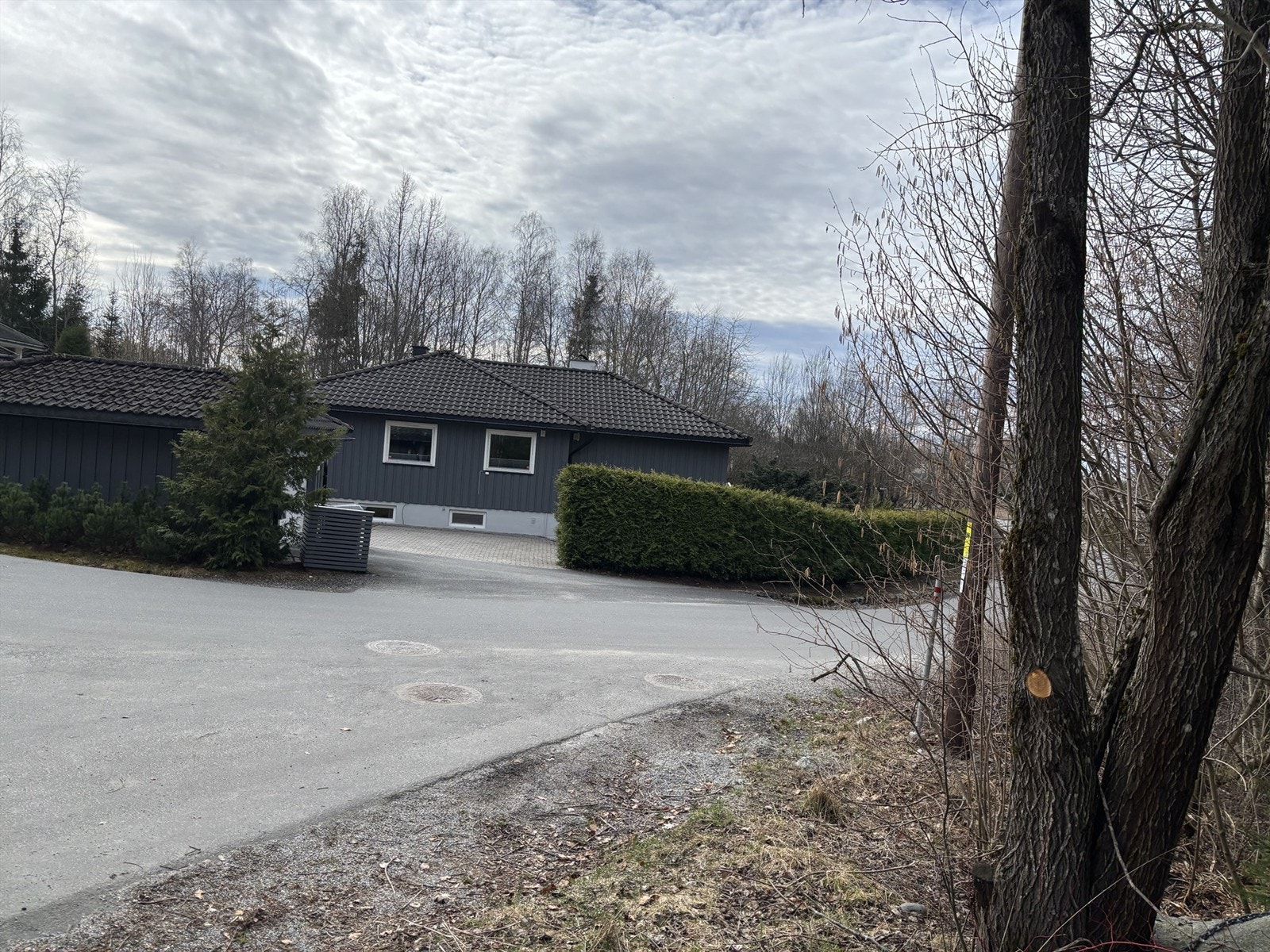 Eiendommen ligger svært attraktivt til i et populært boligområde på Øvre Nordby, ved grensen til Ski - Privat bilde Galleribilde