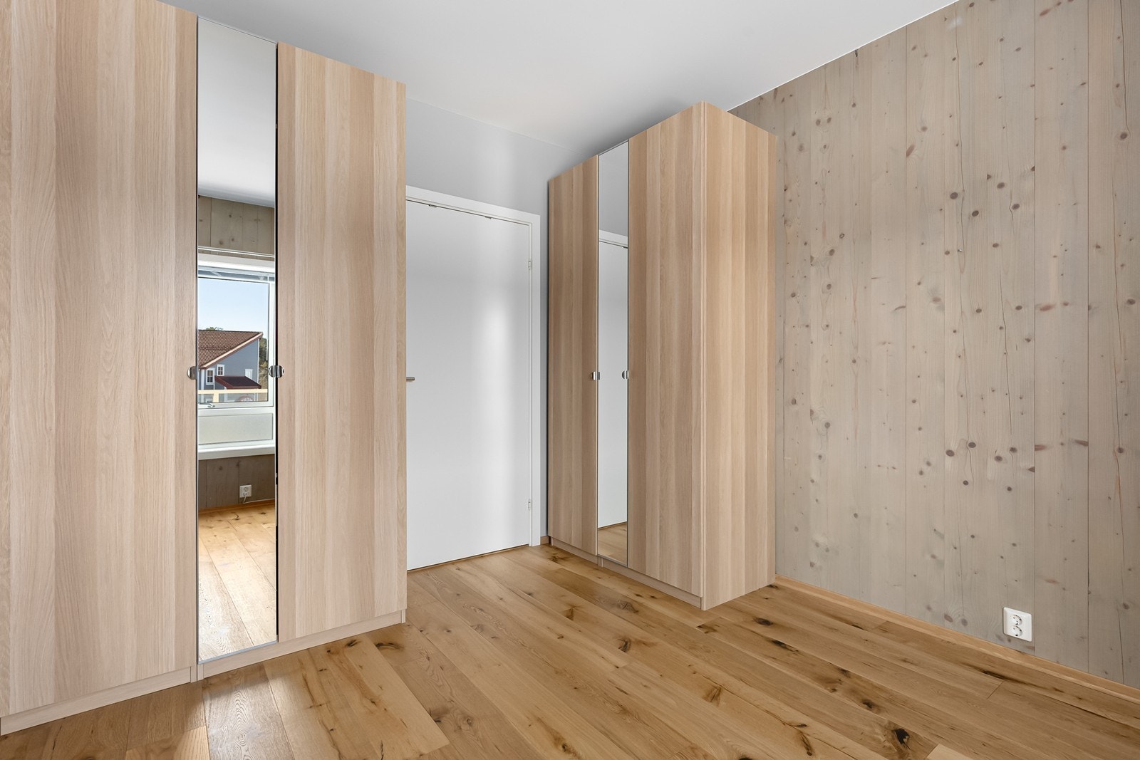 Egen adkomst til bod fra soverommet. Galleribilde