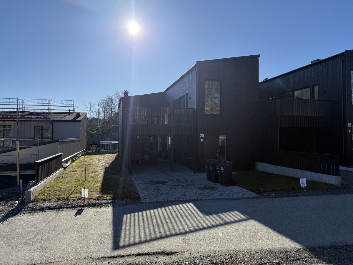 Inngang til hybel nederst til høyre. Galleribilde