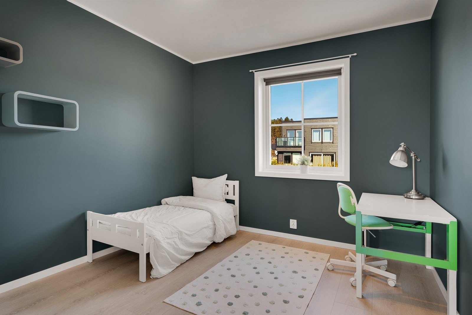 - Soverom 2 og 3 måler 9,6m² og 9,8m² - Galleribilde