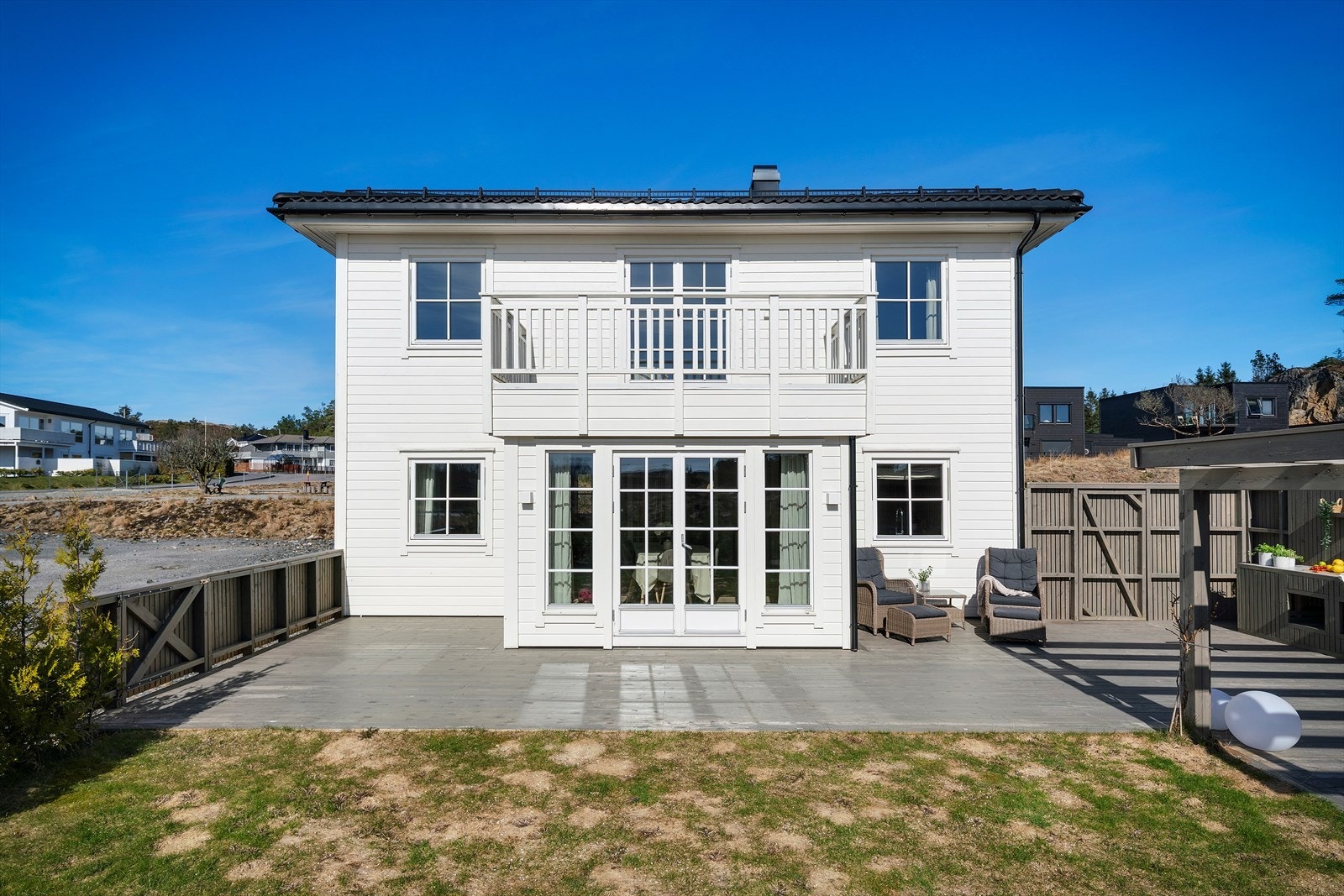 - Herskapelig enebolig fra 2022 med påkostede utearealer og skjermet hagedel! Foto: Inge Jørpeland - Galleribilde