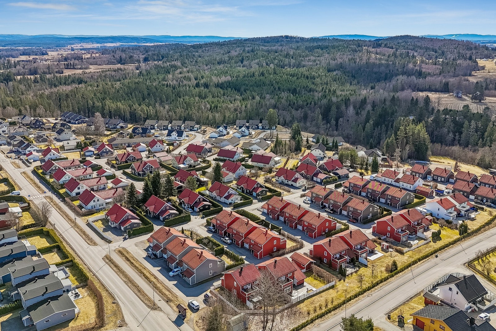 Nærområdet bærer preg av naturskjønne omgivelser, samt en rolig atmosfære. Galleribilde