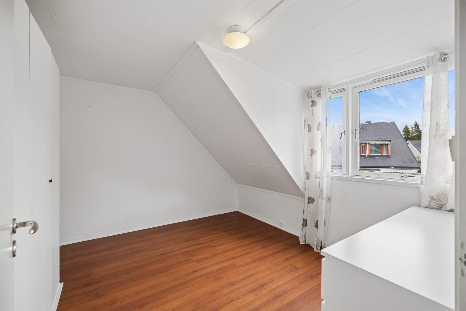 Et av soverommene, ideelt som barnerom eller kontor. Galleribilde