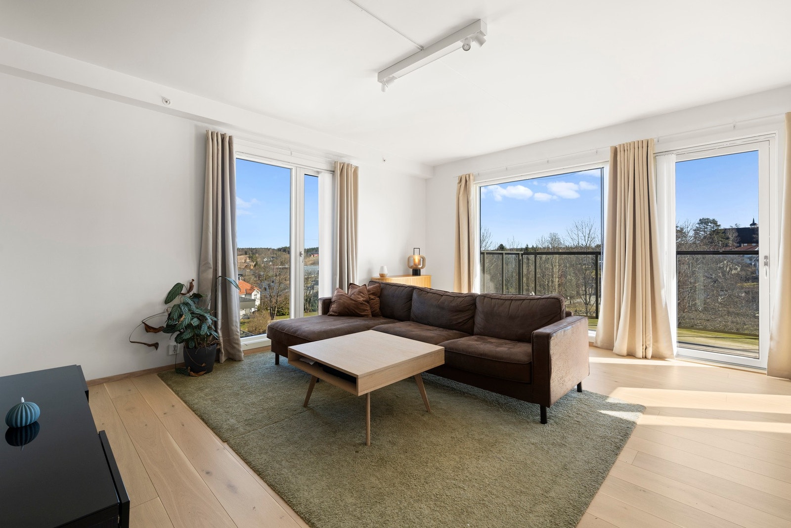 Leiligheten er lys og lekker og har en herlig beliggenhet midt i Vestby sentrum, med kort vei til det meste. Galleribilde