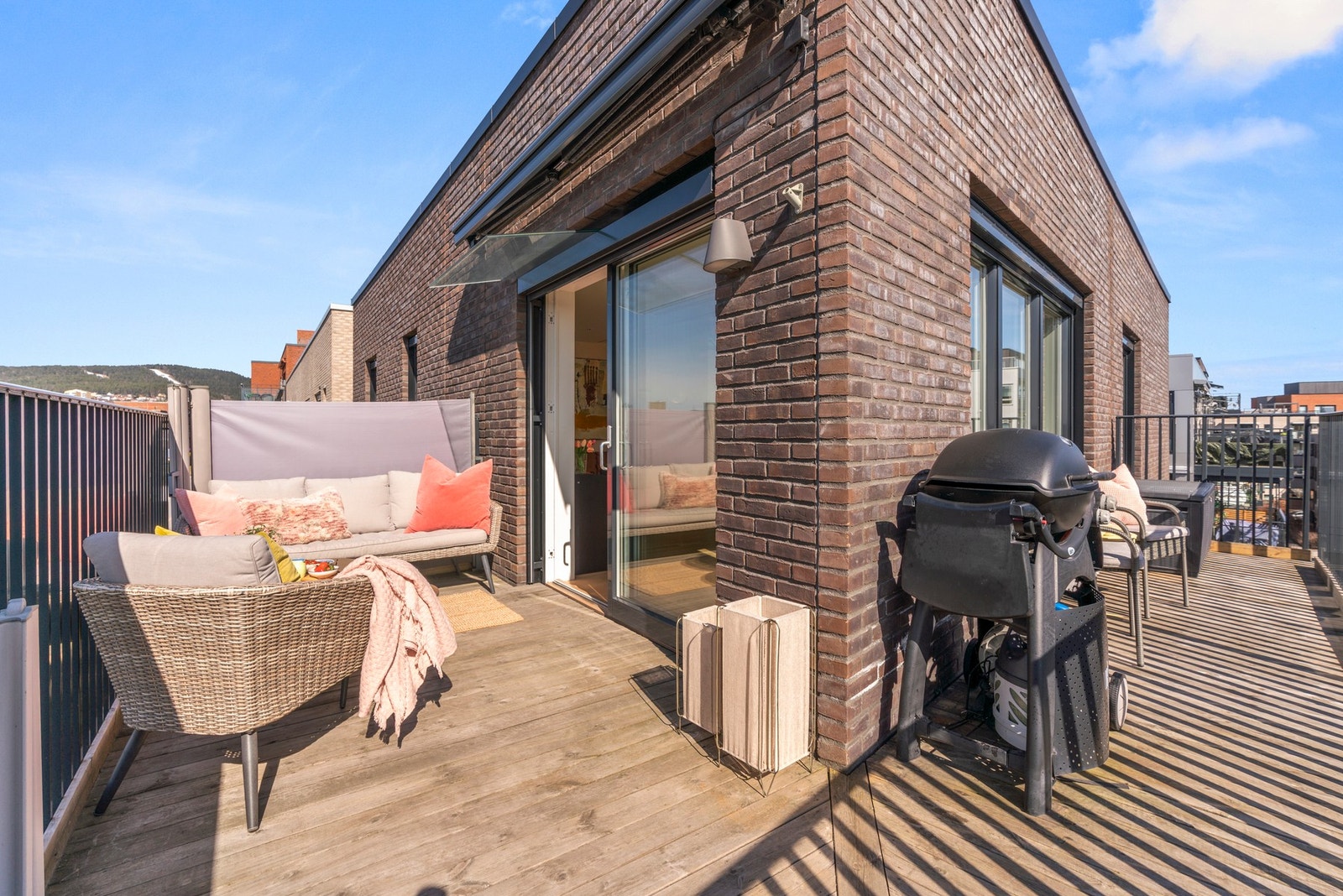 Det er tillatt med både gass- og elektrisk grill. Galleribilde