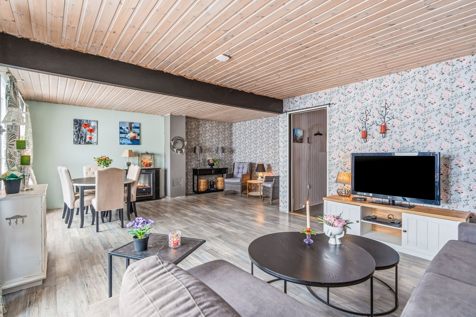 Dette er en romslig og familievennlig halvpart av tomannsbolig med god planløsning. Foto: Stefan Borup Galleribilde