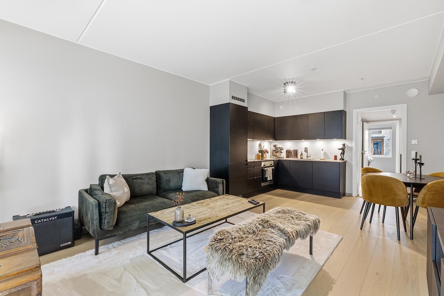 Stue med plass til sofagruppe Galleribilde