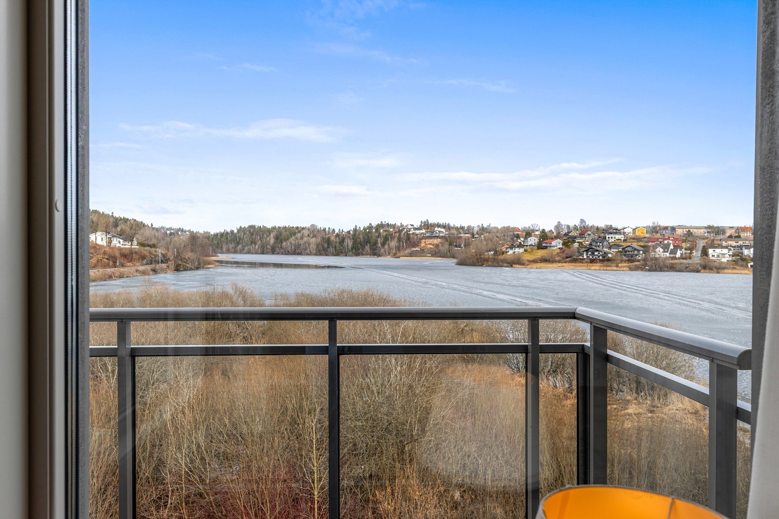 Gode solforhold og flott utsikt mot Gjellumvannet. Galleribilde