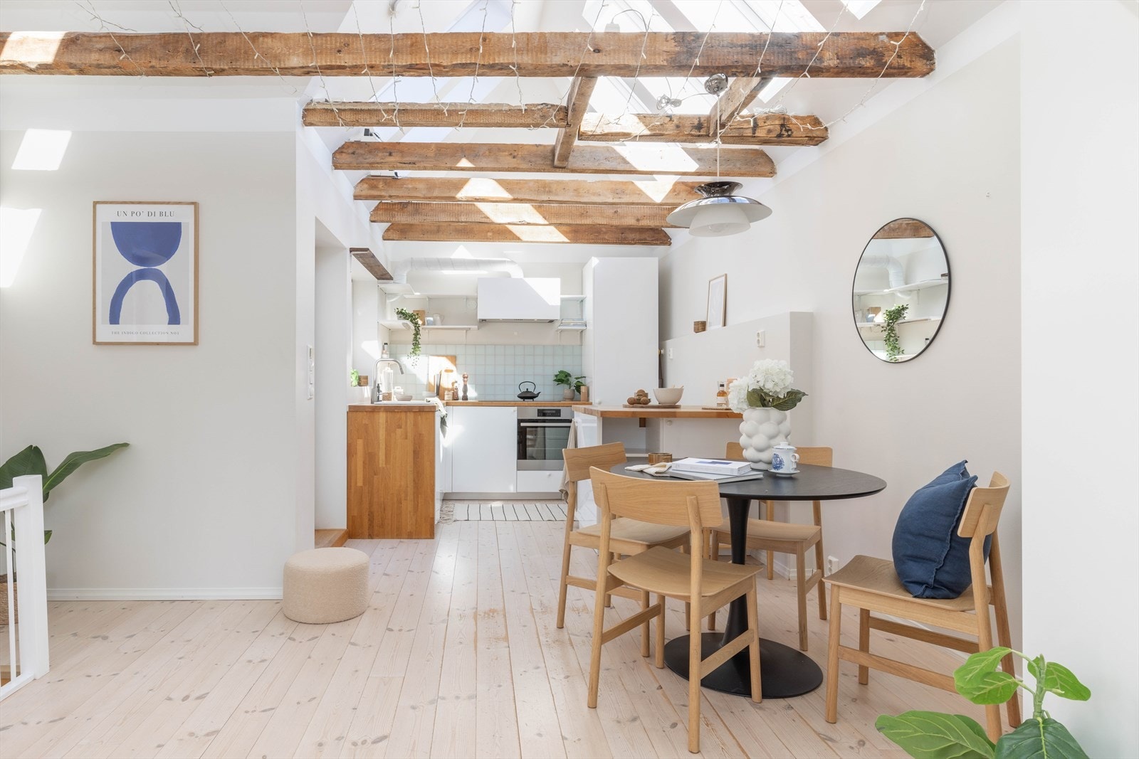 Aktiv Eiendomsmegling v/ Aleksander Lenning har gleden av å presentere Halvkannesmauet 10B!
Foto: IMOTIV v/ Inge Jørpeland. Galleribilde